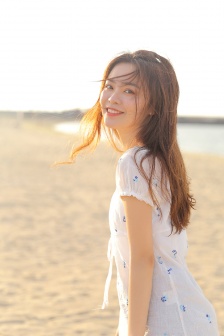 女生下面变黑色是什么原因?